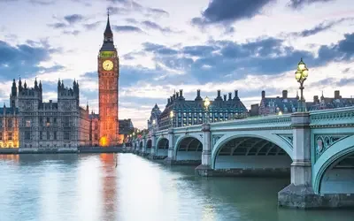 Big Ben and the Houses of Parliament at night in London, UK